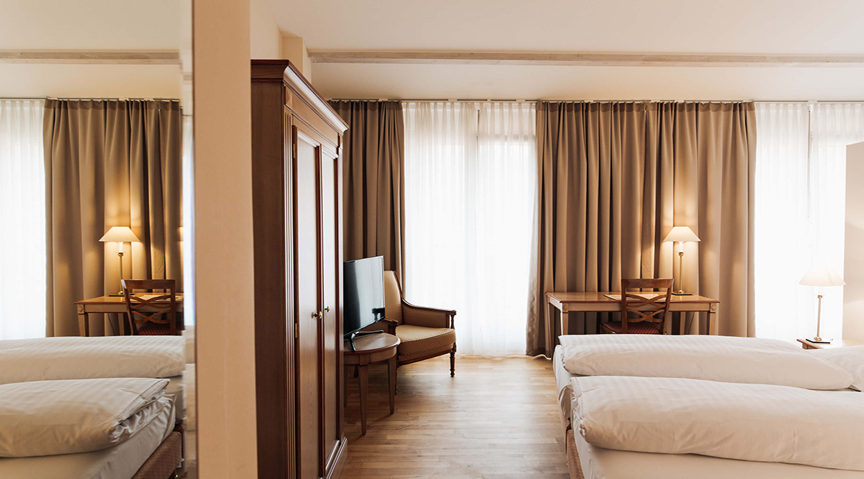 Sturzgefahren in Hotels vermeiden: Die besten Tipps für einen sicheren Aufenthalt